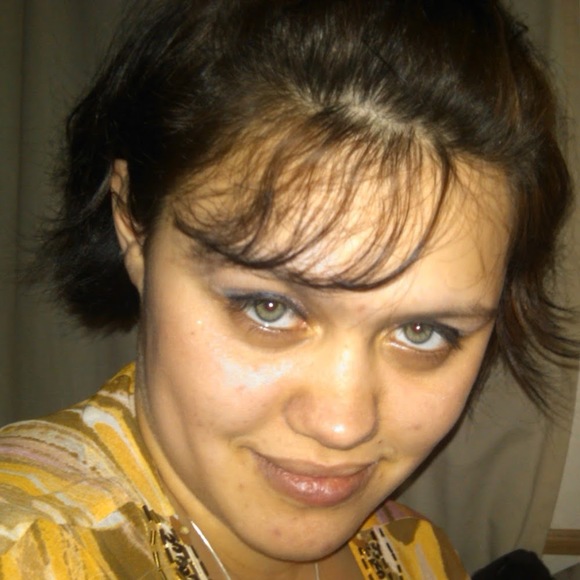 Meet your Posher, Danielle - Picture 1 of 1